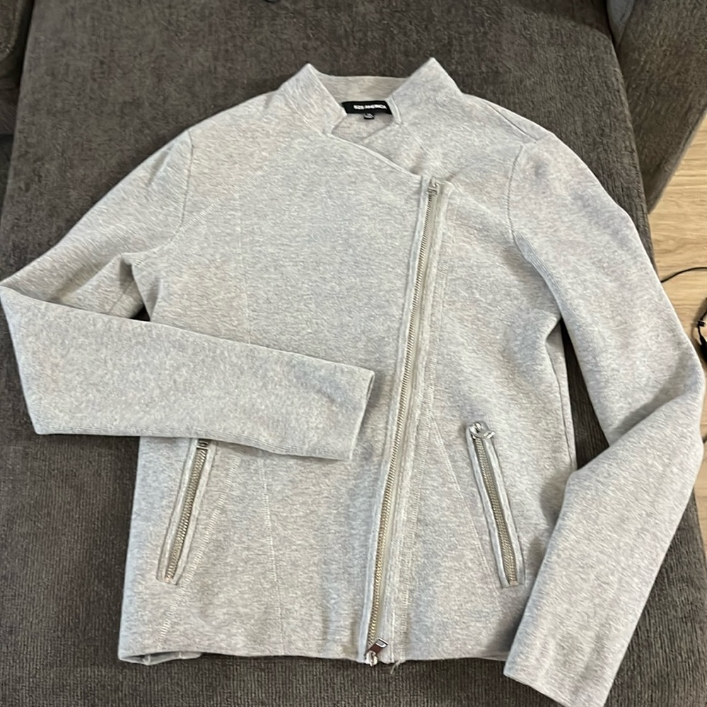 Women’s 525 America sweater jacket, size XS